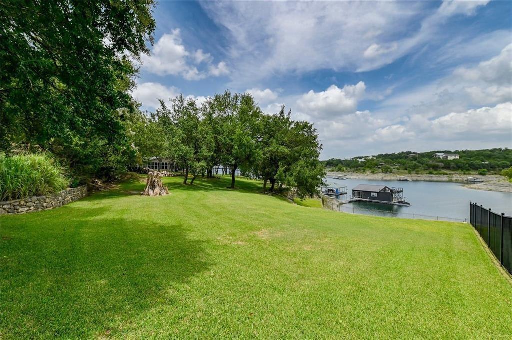 909 Brooks Hollow