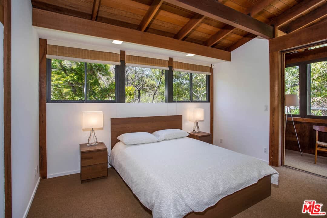 10274 Chrysanthemum Ln