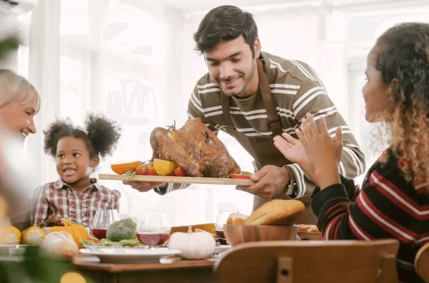 Hosting Thanksgiving? Dilemmas and Hacks — The Decor Formula