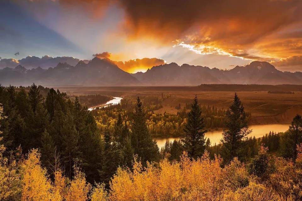 Embrace Autumn in Montana