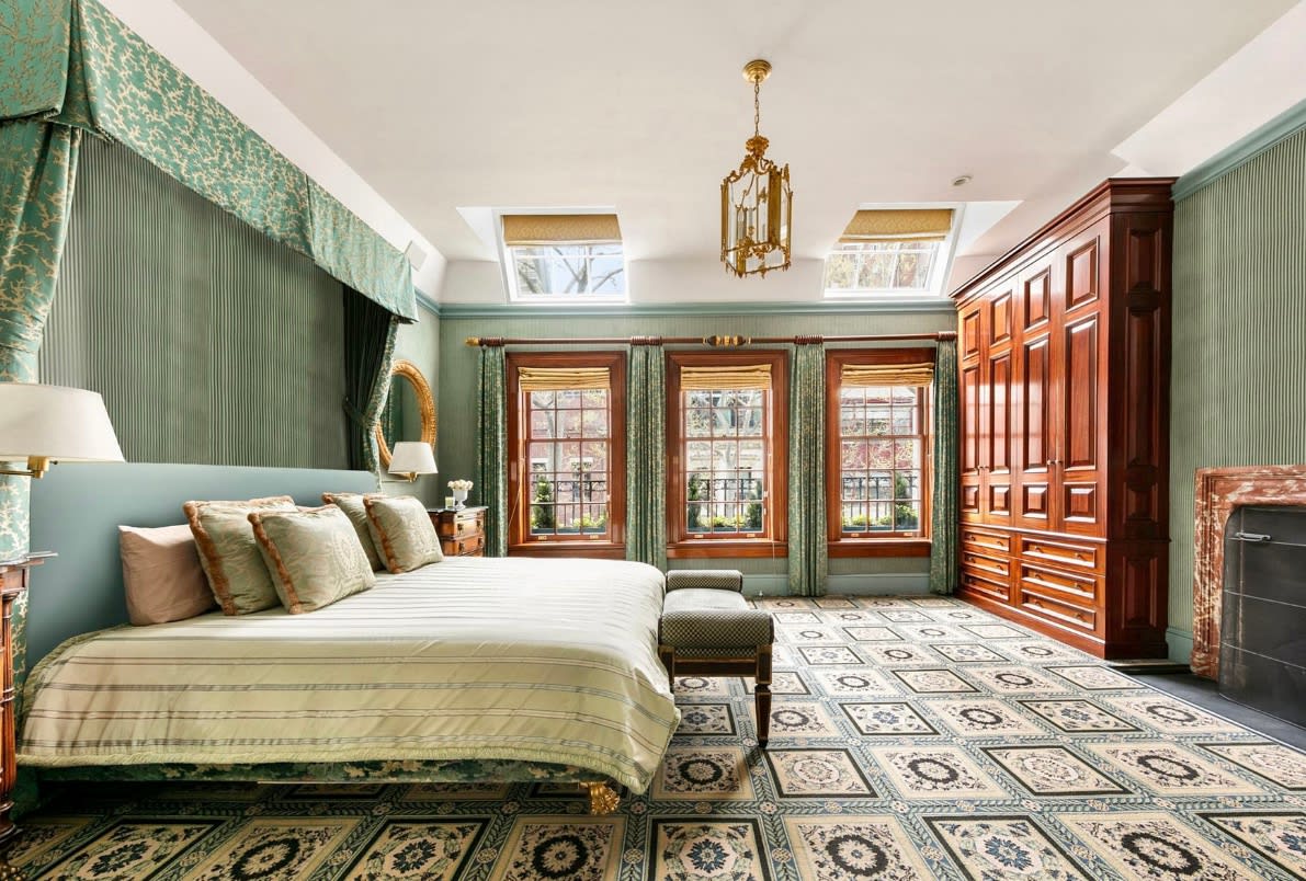 Undisclosed Address, New York, NY