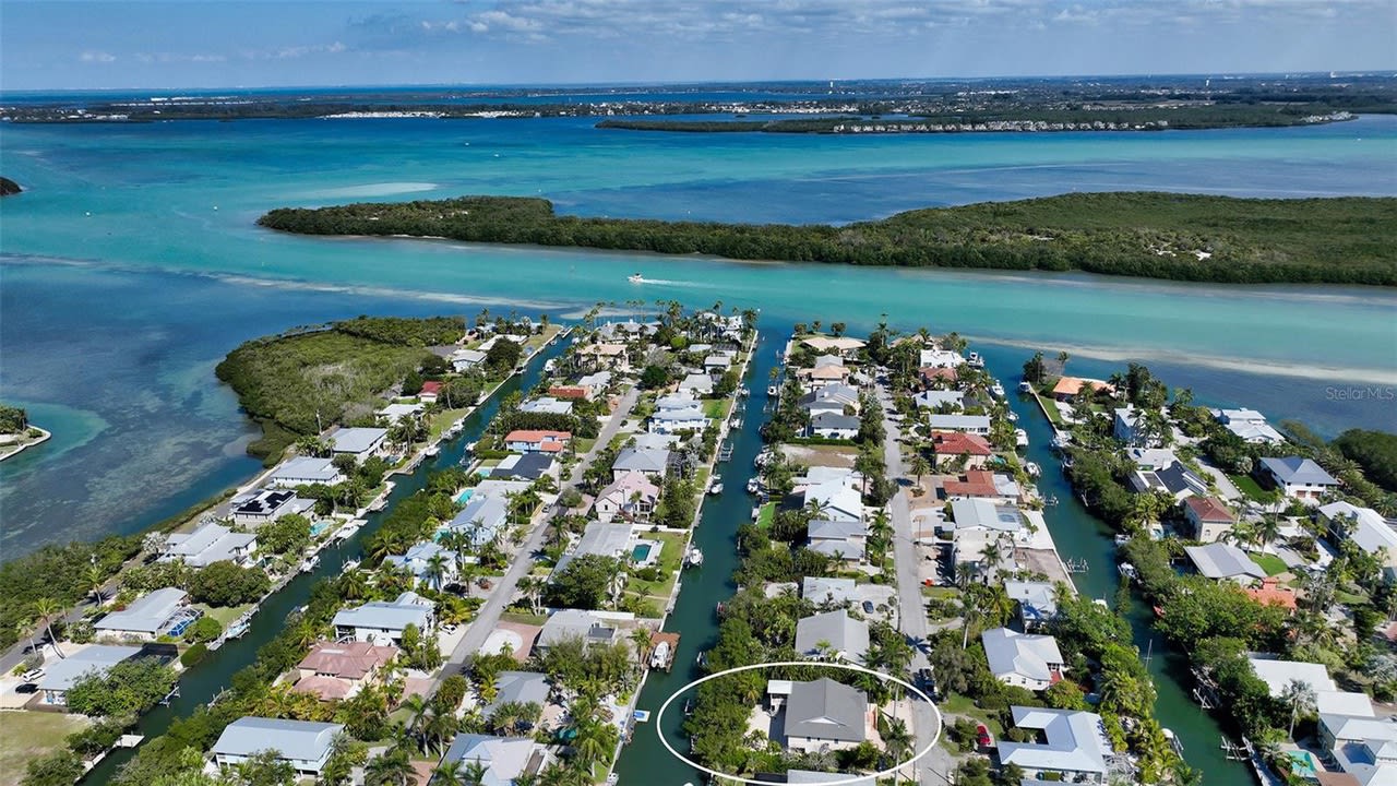 New Longboat Key Listing: 695 Marbury Lane