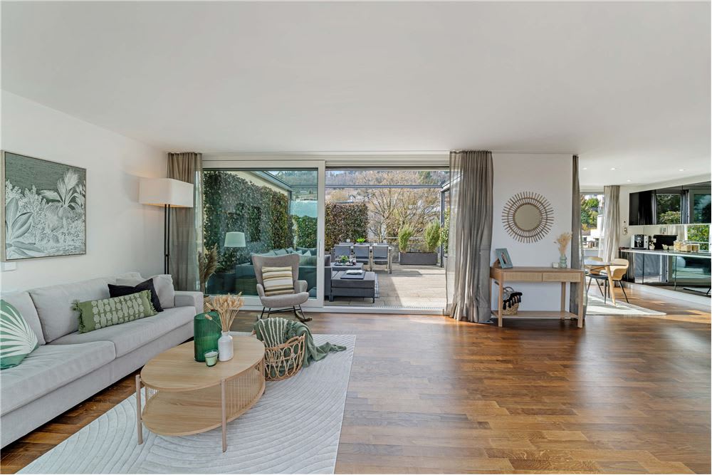 ZURICH Toronto Real Estate Penthouse Queen