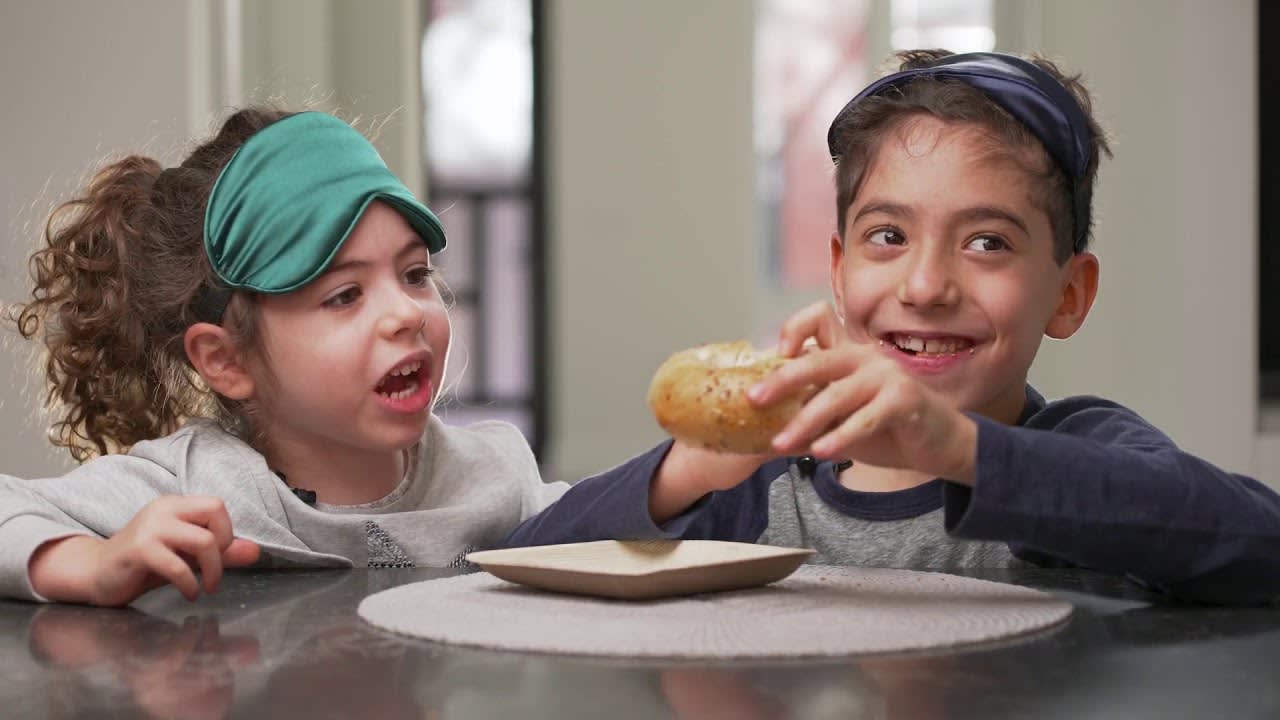 Kids Try Jewish Food While Blindfolded | What’s Cooking New York? Ep. 1
