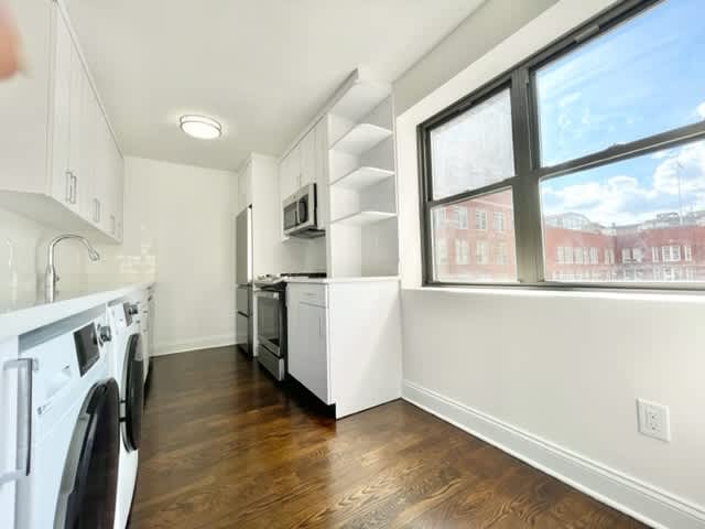 THE WASHINGTON IRVING HOUSE