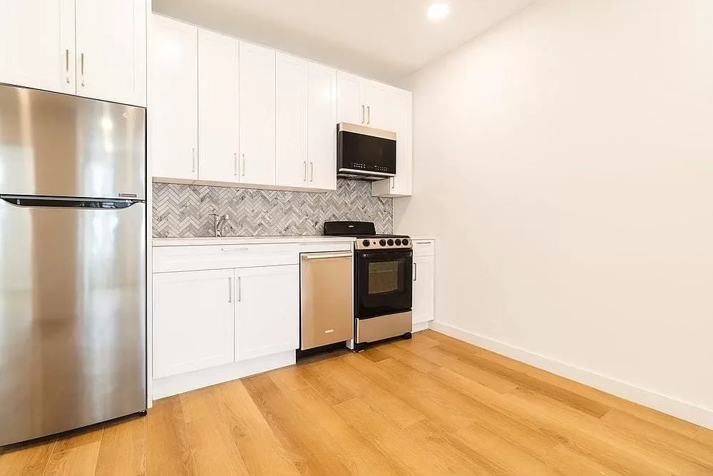 428 E 14th Street Unit: 3-E