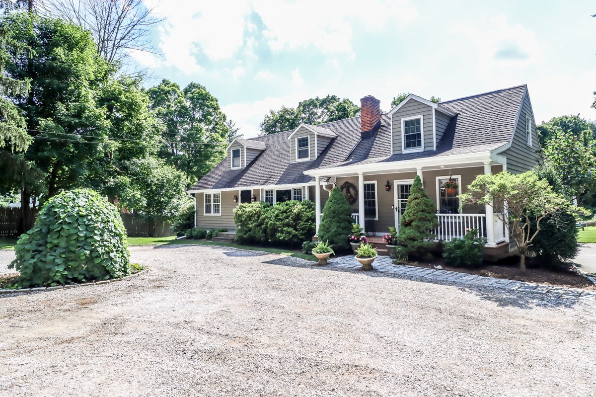 Homes For Sale in Darien CT & Real Estate Listings | Laura Danforth