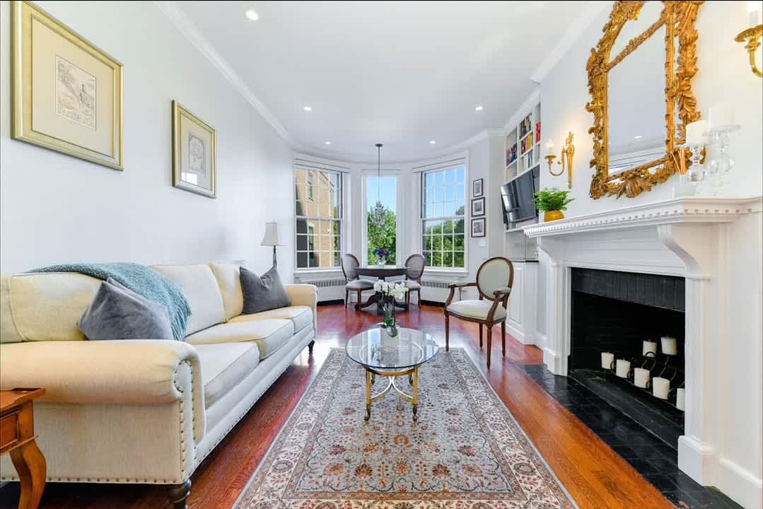 Perfectly Located, Waterside Beacon, Back Bay, Boston