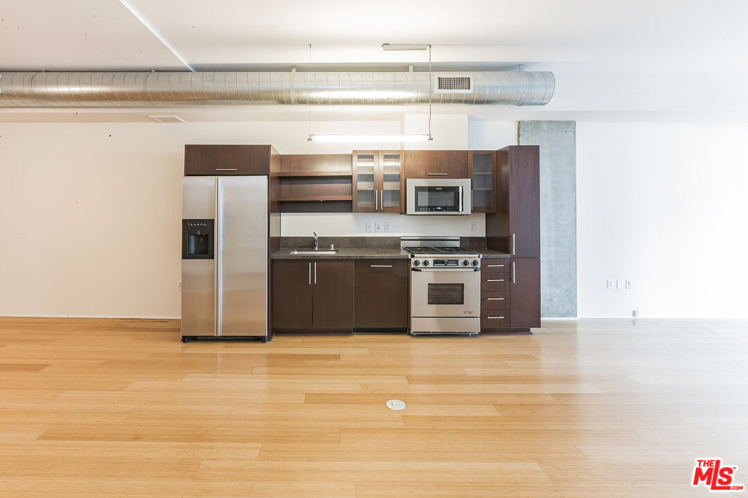 1111 S Grand Ave #1205