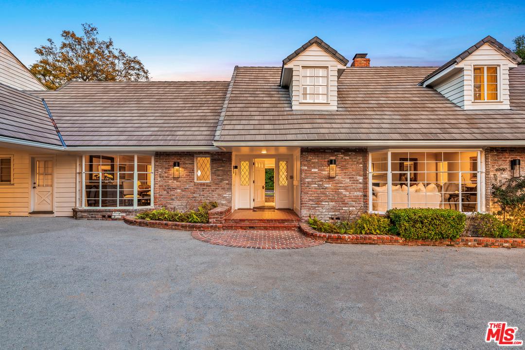 The Best Buy in The BH Flats Rochelle Maize Beverly Hills Real