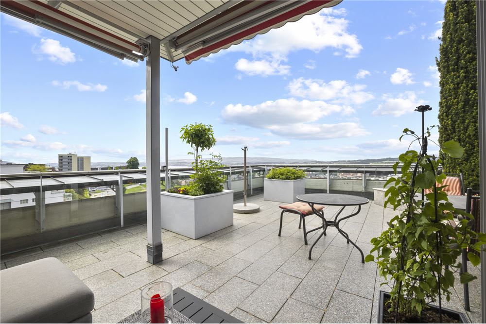 ZUG, SWITZERLAND Toronto Real Estate Penthouse Queen