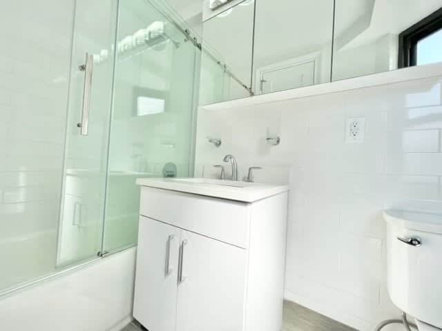 THE WASHINGTON IRVING HOUSE