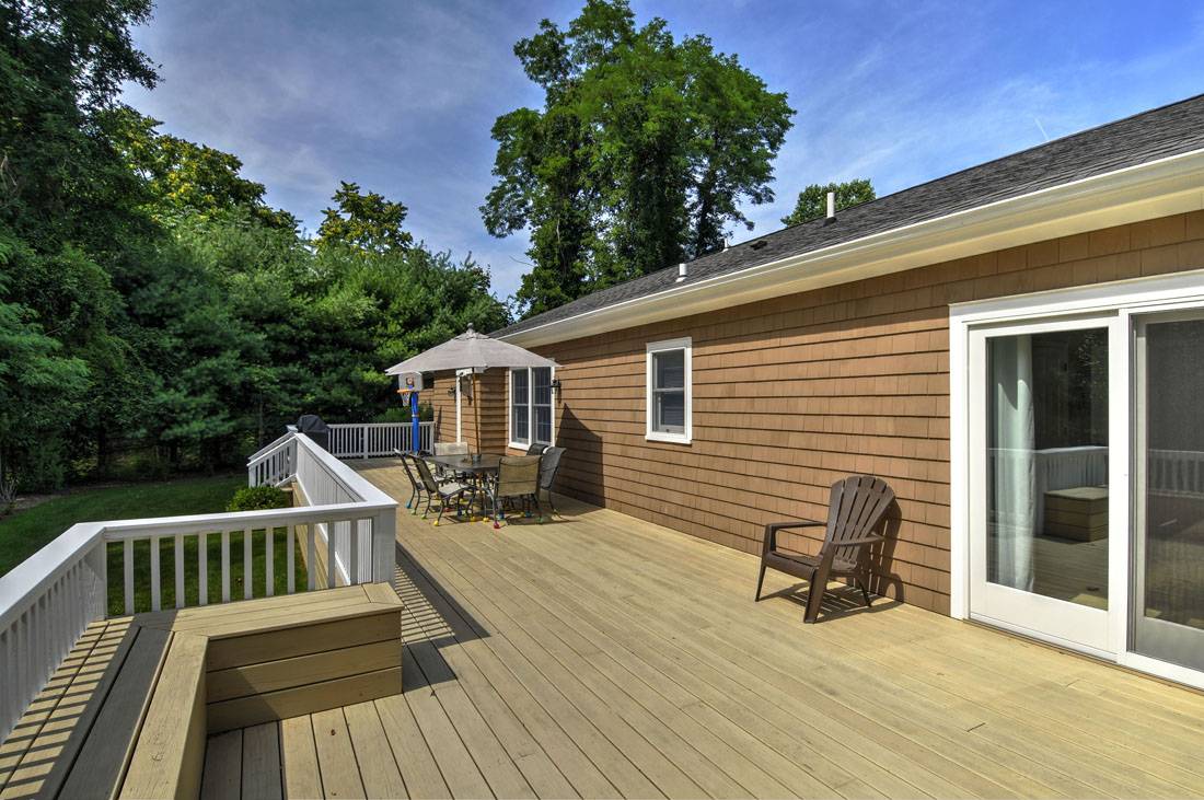 Immaculate & Peaceful Furnished Sag Harbor Ranch CeeJackTeam Sag