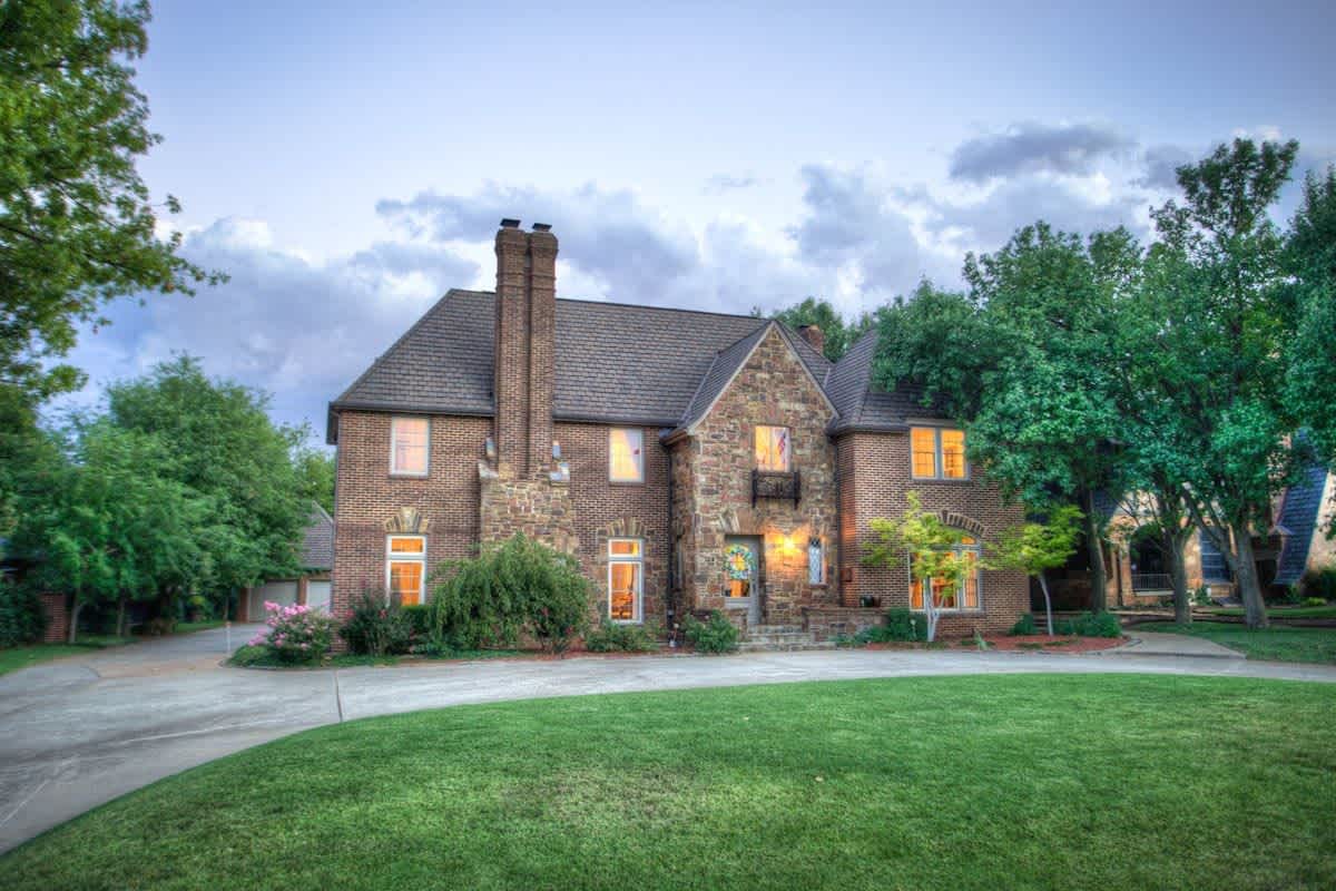 Exploring Nichols Hills: Oklahoma’s Premier Luxury Neighborhood