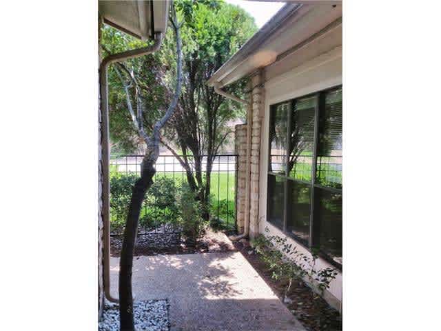 8123 Meandering Way