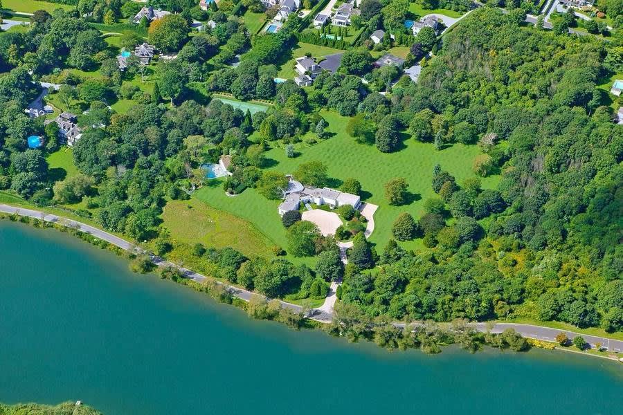 15 Acre-estate on Lake Agawam Wants $59m