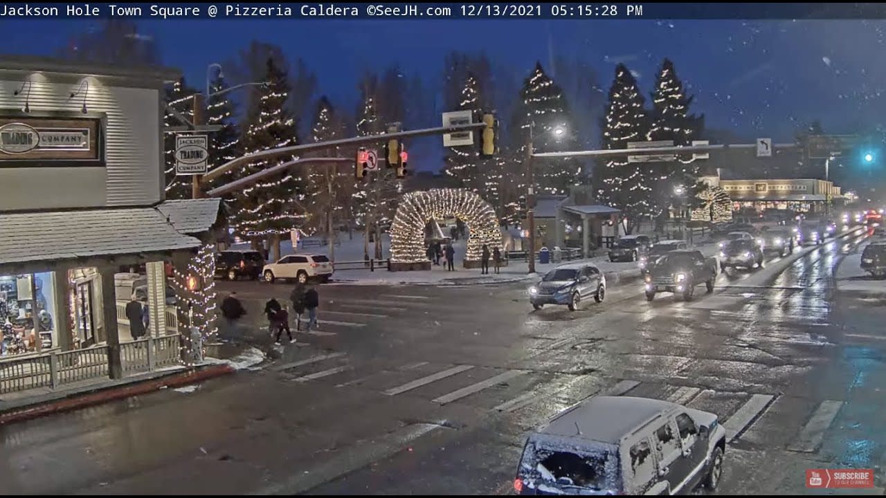 Jackson Hole Wyoming USA Town Square Live Cam - SeeJH.com