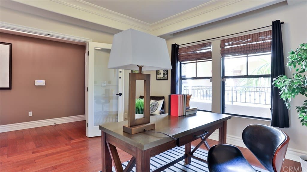 12026 Hoffman St #401