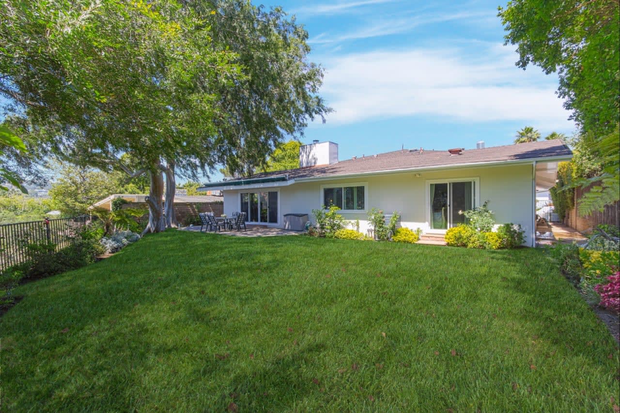 Sprawling View Property Rochelle Maize Beverly Hills Real Estate Agent