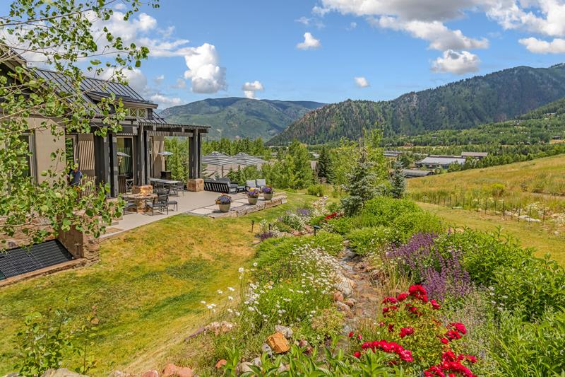 Missouri Heights Neighborhood Guide