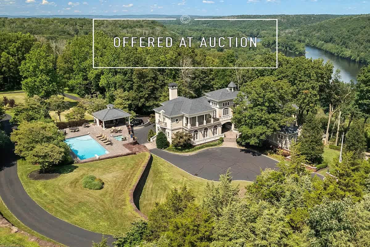 Navigating the Auction Block A Guide to Selling Your House at Auction