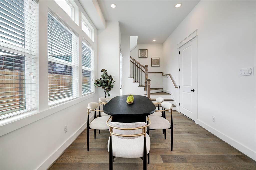 dining room in a model home 