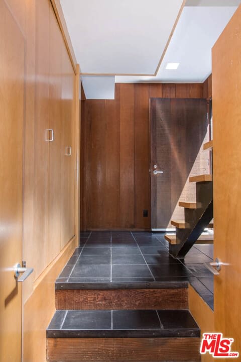 10274 Chrysanthemum Ln