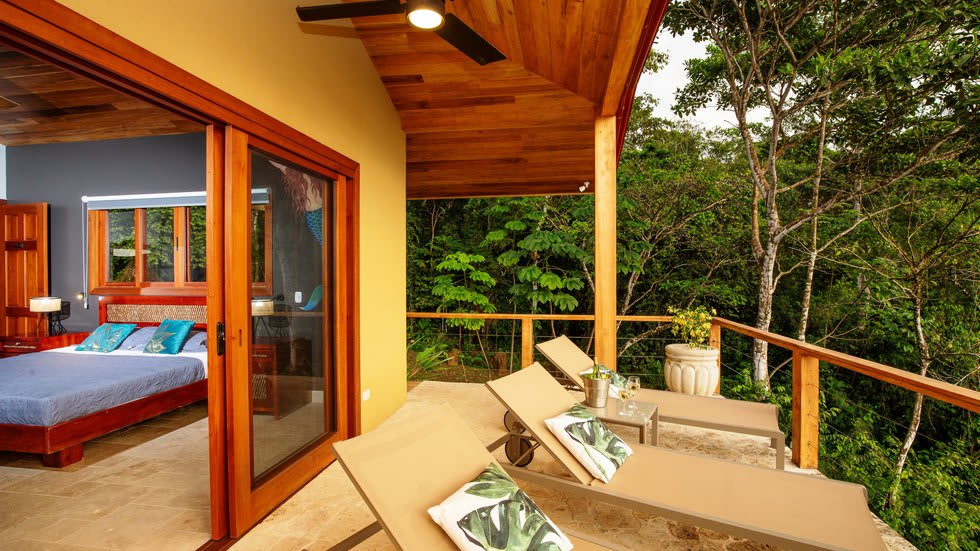 VACATION DREAM HOME WITH OCEAN VIEW IN THE ESCALERAS COMMUNITY OF DOMINICAL