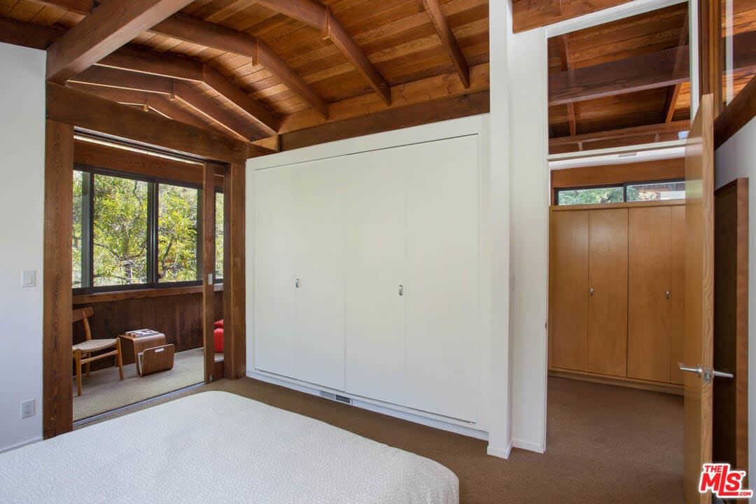 10274 Chrysanthemum Ln