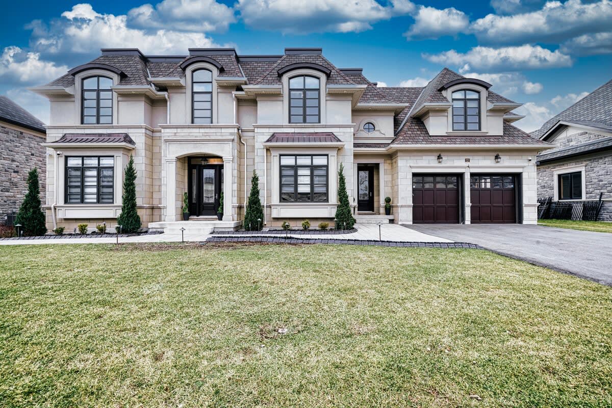 192 Prince George Crescent, Oakville