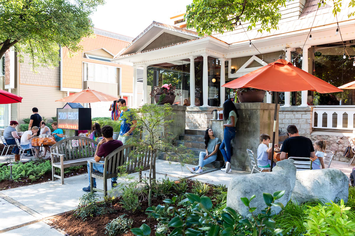 Great Outdoor Places to eat In and Around the Charlotte Area