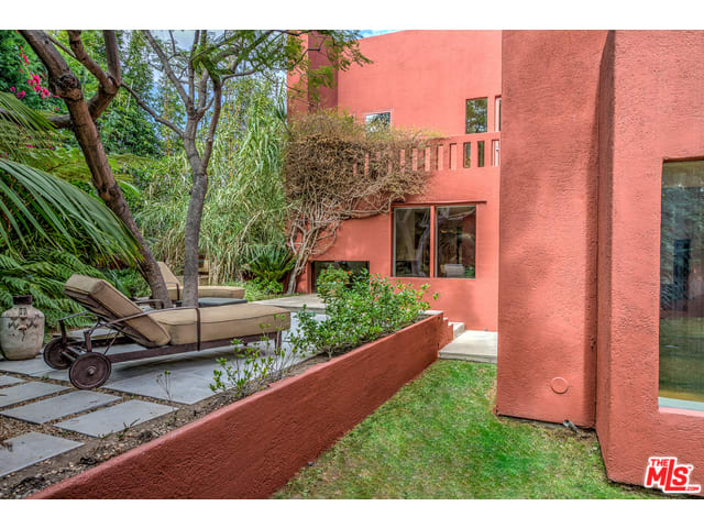 153 S Burlingame Ave