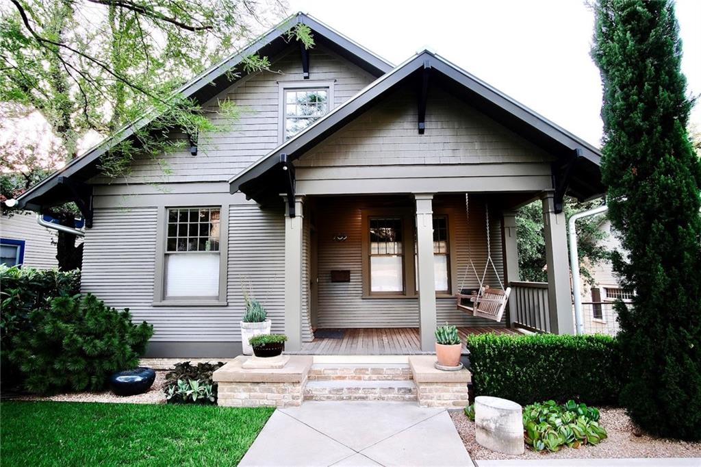 705 Baylor St