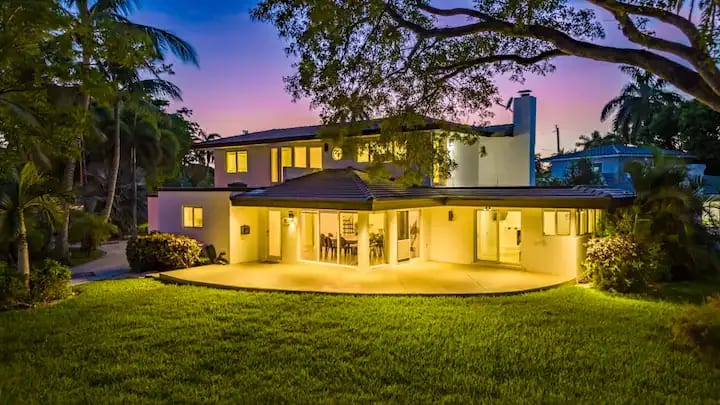 Key Biscayne, FL Luxury Real Estate - Homes for Sale