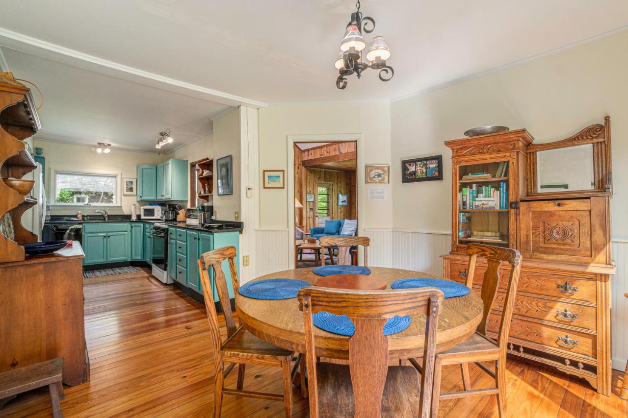 Bricker Cottage Little Glen Lake, Michigan