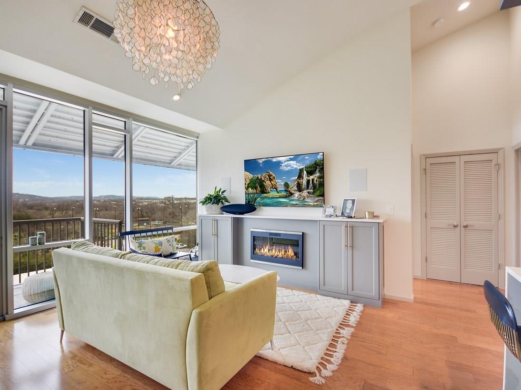 1600 Barton Springs Rd, #1607