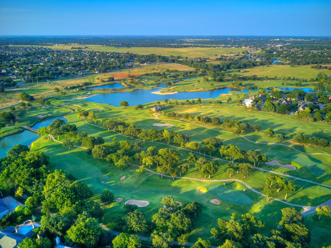 Oak Tree: Golf Course Luxury Living in Edmond, Oklahoma - Wyatt Poindexter - The Agency