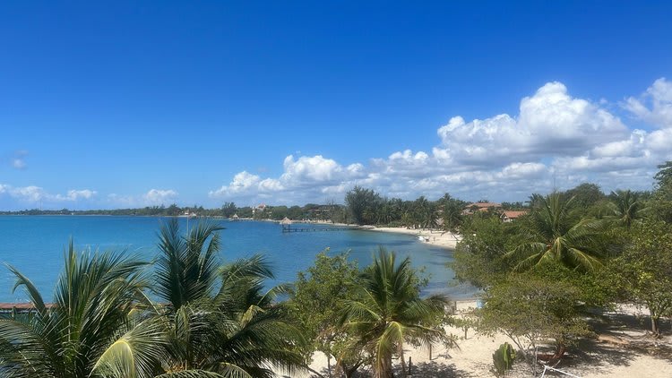 Placencia Sands – 1944 sq ft 3 bed 2 bath Caribbean beachfront luxury condo