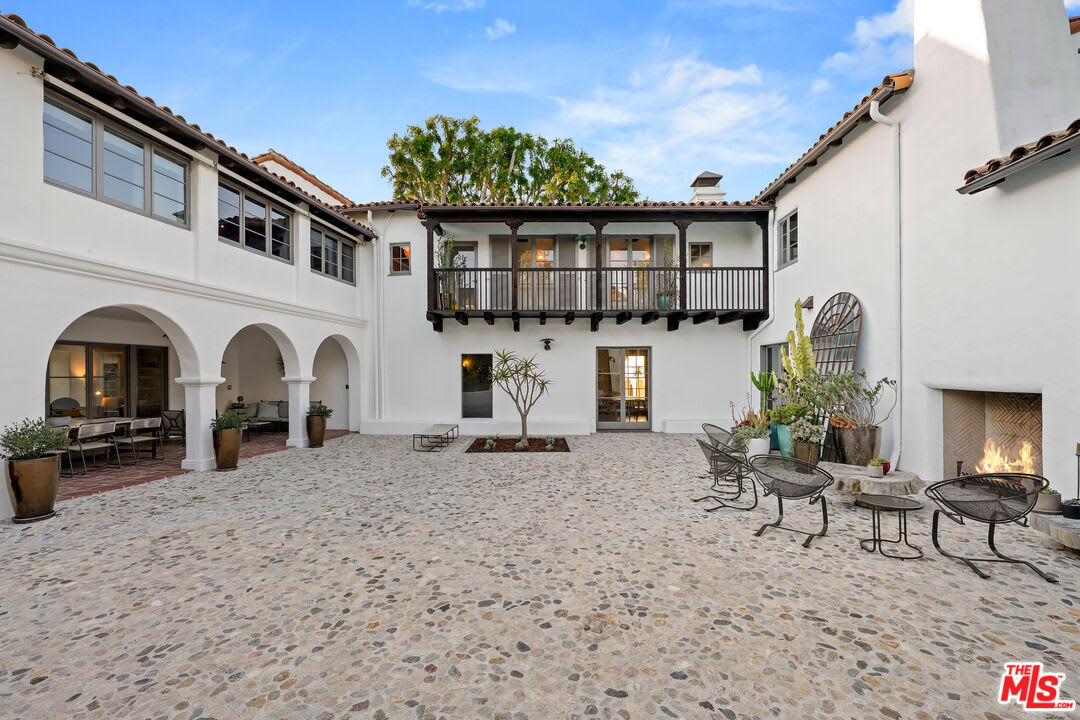 Wilshire Country Club Spanish Estate