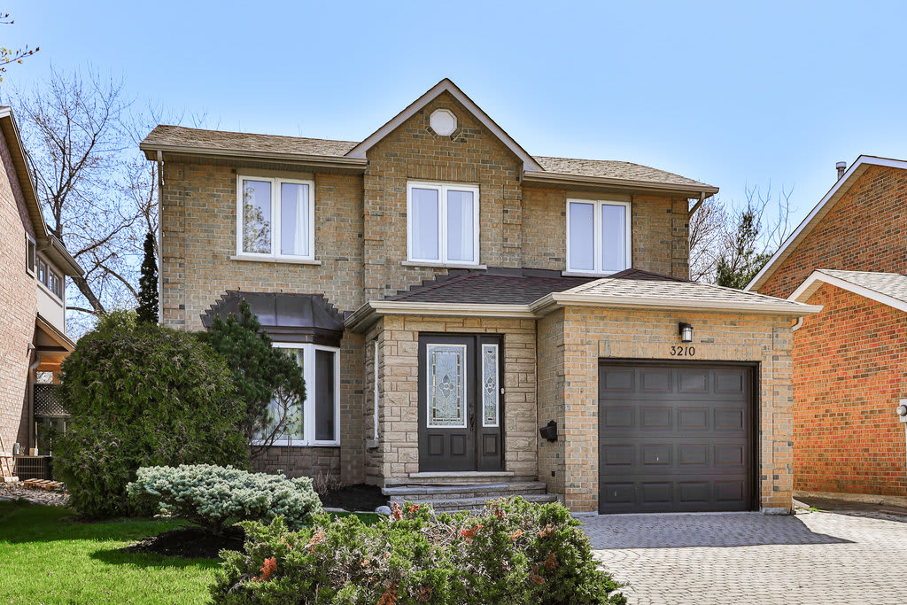 3210 Victoria Street, Oakville