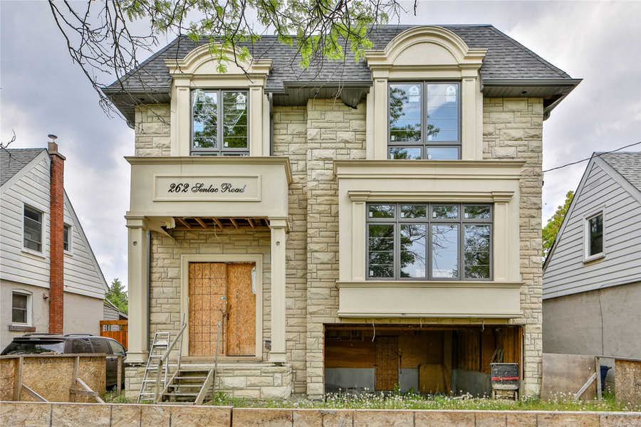 262 Senlac Road Toronto, ON M2R1P8 Barry Cohen Barry Cohen Homes