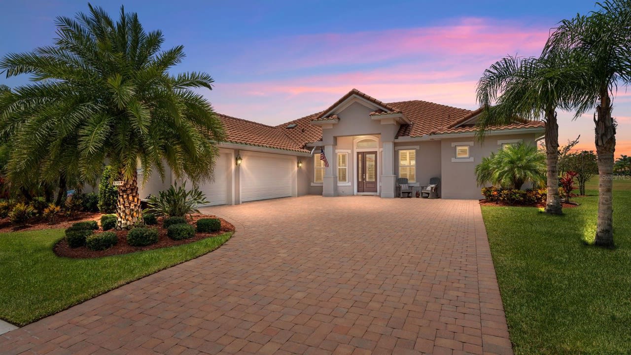 2923 W Venetian Lake Cir