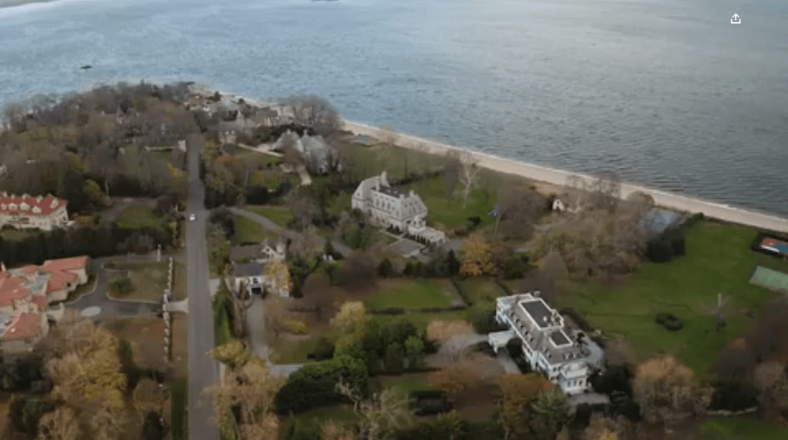 Inside A Gigantic $12.9M Waterfront Mansion That Inspired "The Great Gatsby"