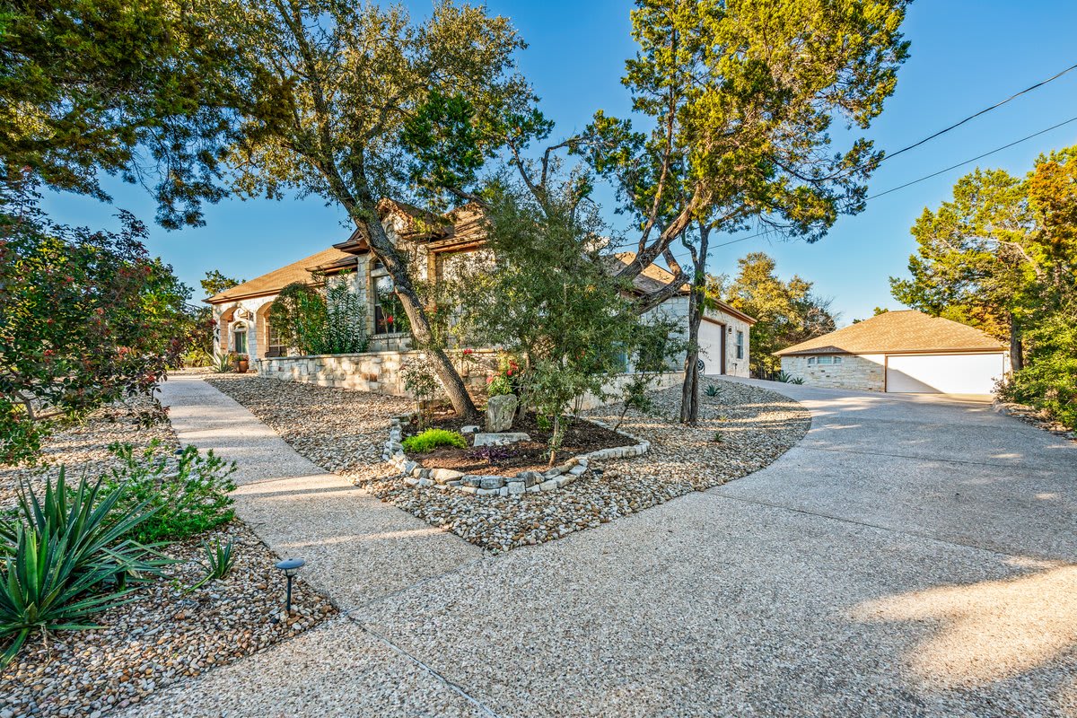 Hill Country Oasis