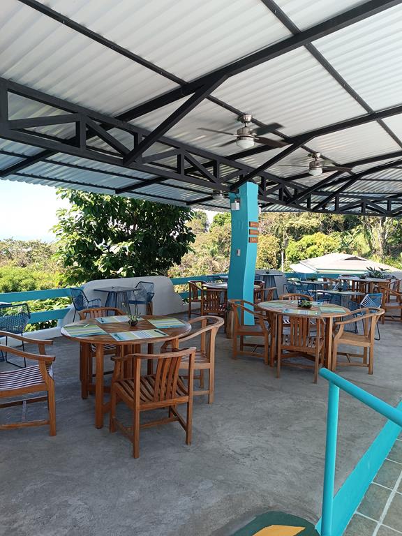 Iconic Ocean View Hotel In Manuel Antonio 