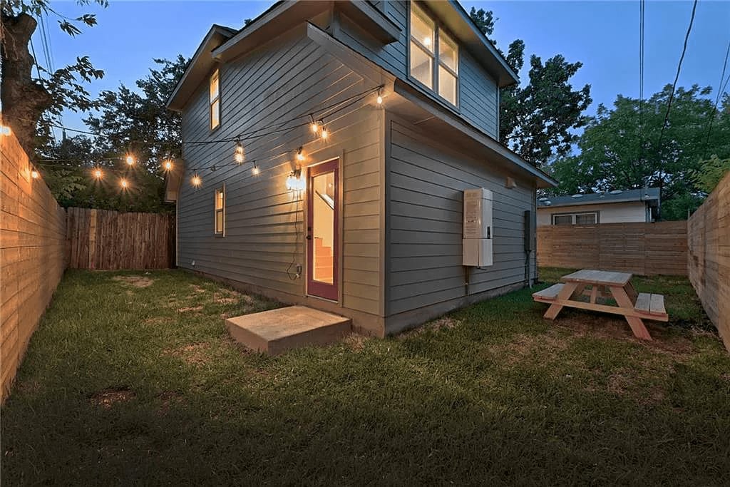 405 W North Loop Blvd #2, Austin, TX 78751