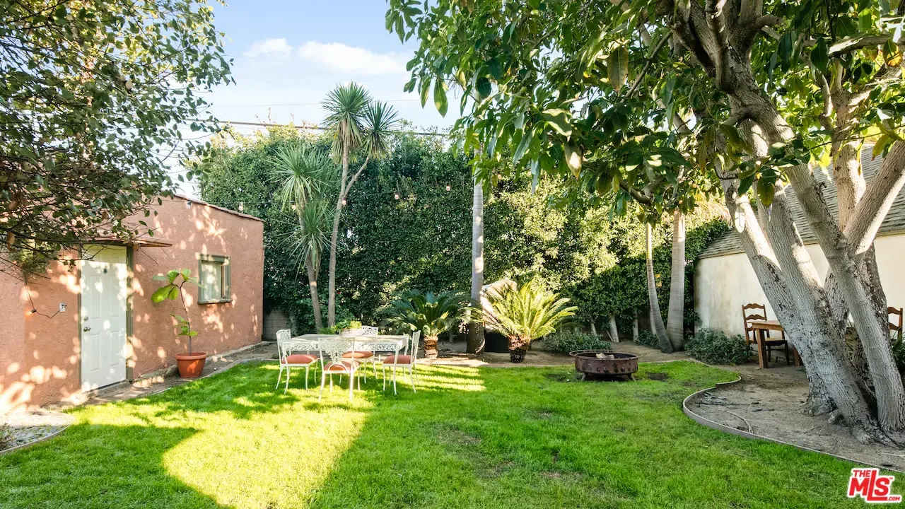 Picfair Village Spanish