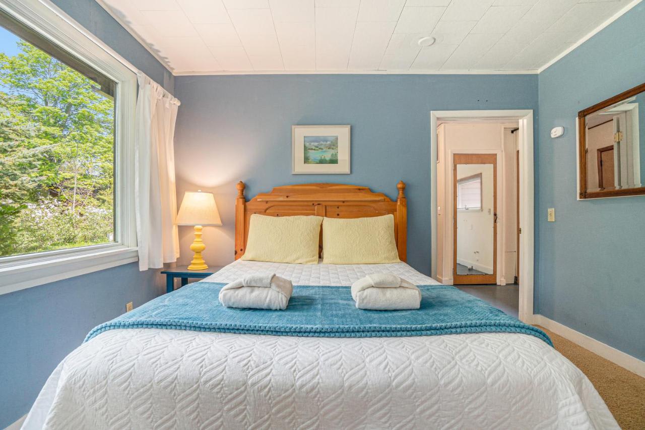 Bricker Cottage Little Glen Lake, Michigan