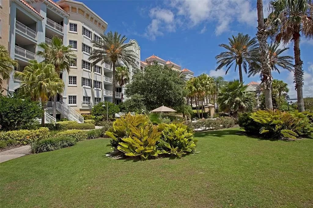 102 YACHT HARBOR DRIVE Unit: 369