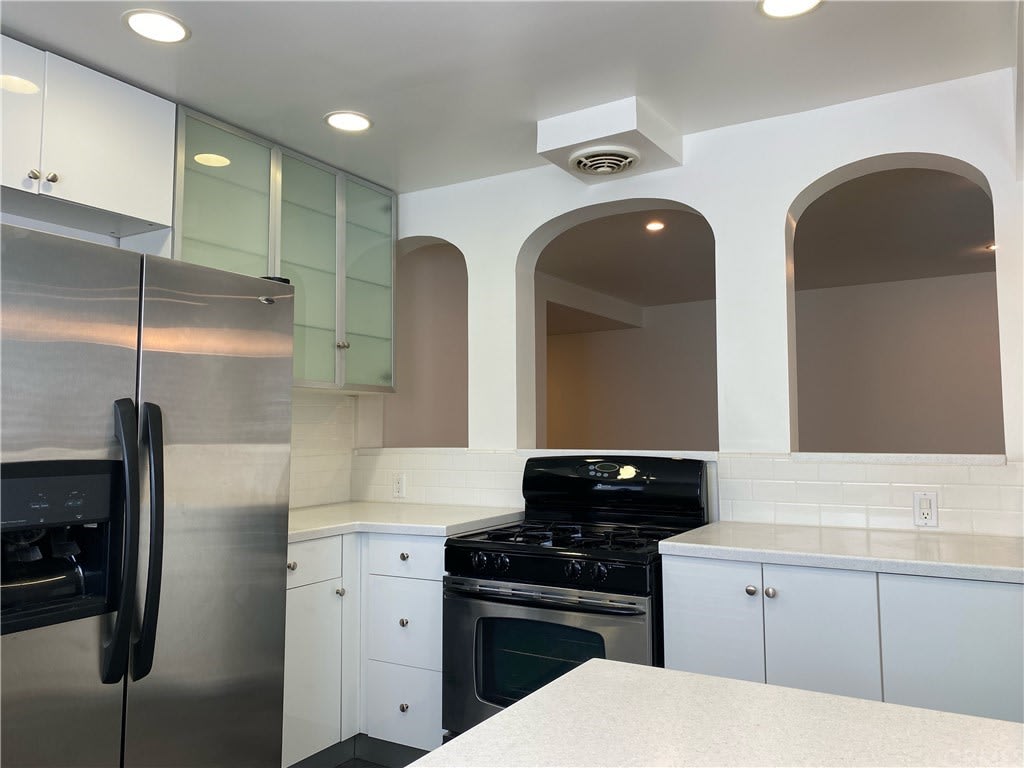 11767 Sunset Boulevard, Unit 202